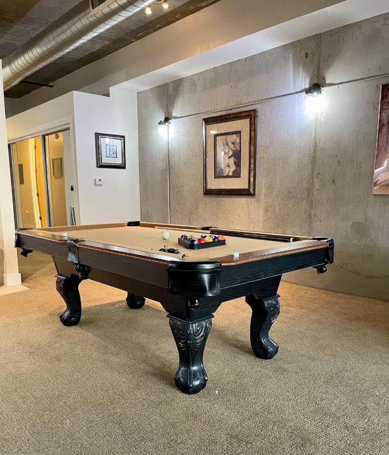 Loft Living Downtown At Its Best! Very Spacious Feriehus